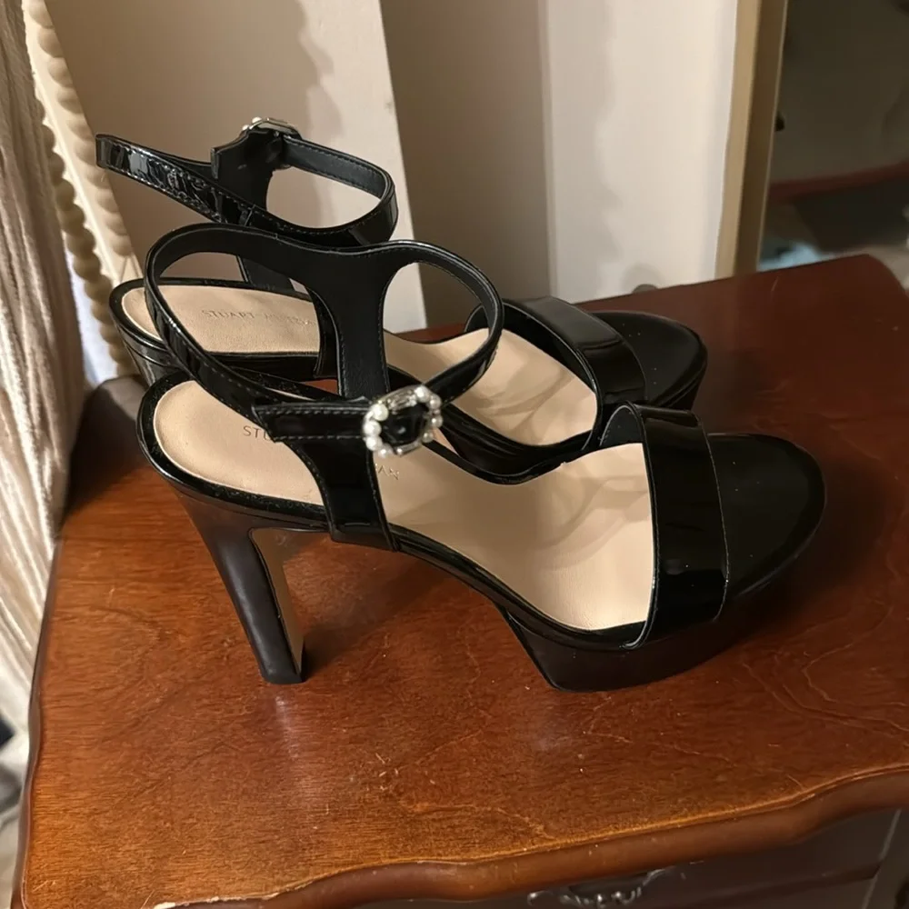 Stuart Weitzman - Picture 2 of 4